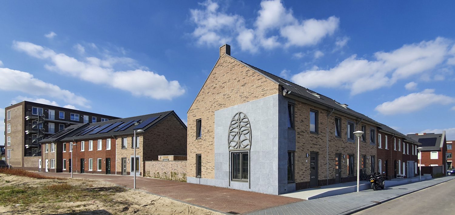 Project Leeuwensteyn met Art Déco decoratie op de zijgevel